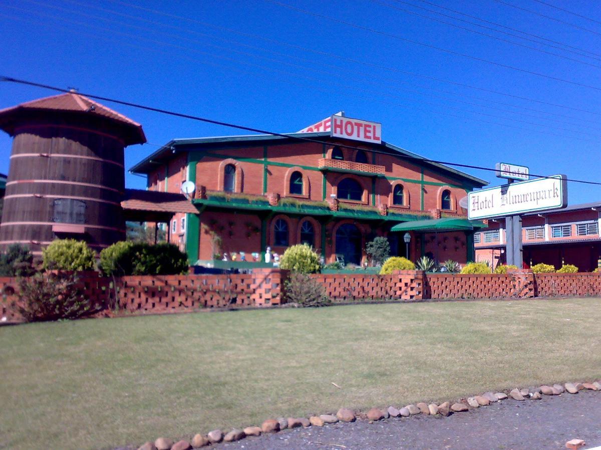 Hotel Blumenpark Rio Negro  エクステリア 写真